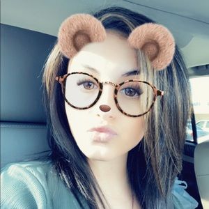 Meet your Posher, Hayley